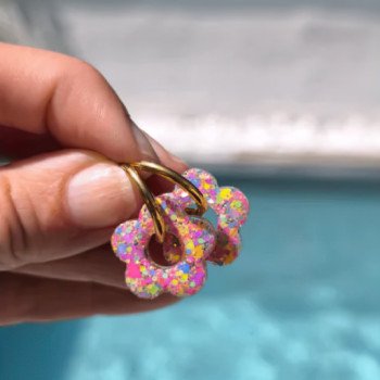 Photo d'une boucle d'oreille Fleur Pastel Rose