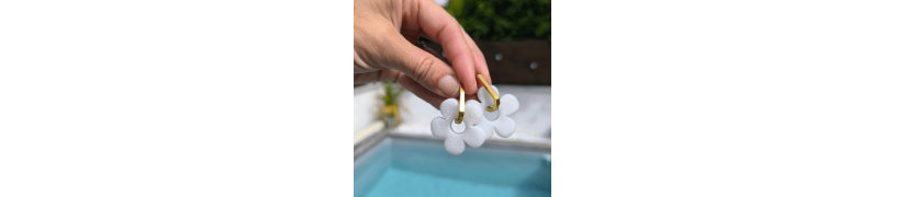 photo de boucles d'oreilles big fleur white