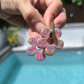 photo de boucles d'oreilles big fleur rainbow pastel