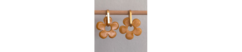 Photo de boucles d'oreille big fleur camel