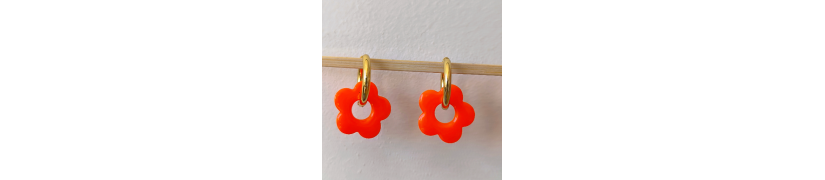 photo de boucles d'oreille fleur orange pop