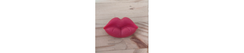 Le Pin's Boca Framboise