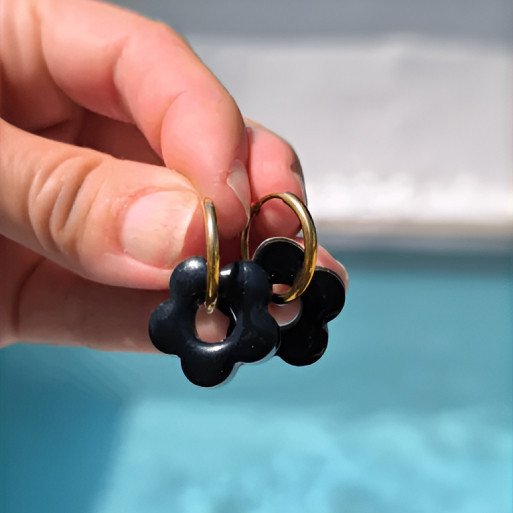 Boucle d'oreilles Fleur noire